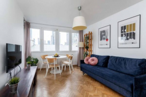 Bluebird Apartment With A View! City Center